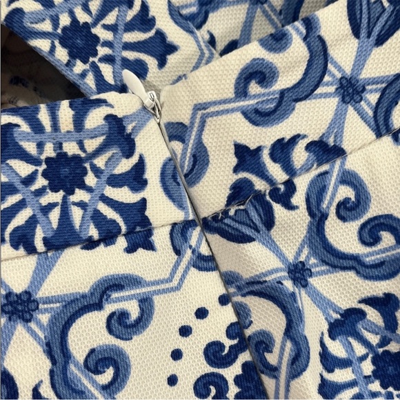 Talbots Blue White Porcelain Tile Print Cropped Ankle Pants Stretch Slim Fit - Picture 8 of 12